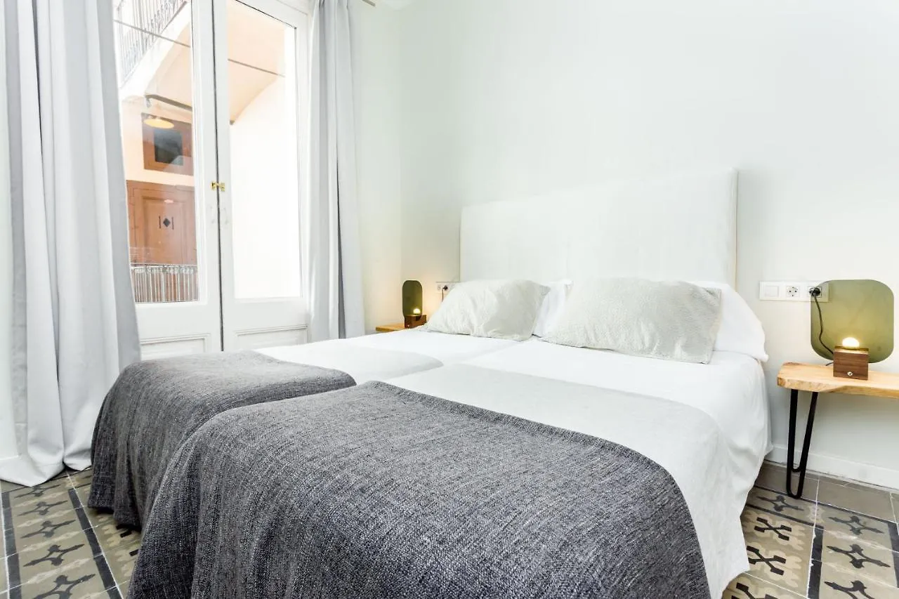 Friendly Rentals Ramblas Boqueria Barcelona Apartment