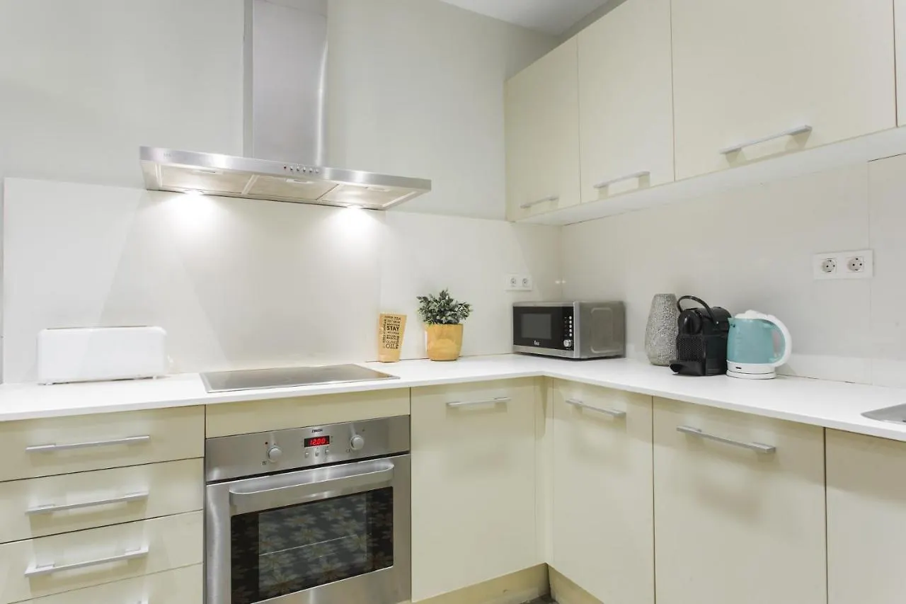 Apartment Friendly Rentals Ramblas Boqueria Barcelona Spain