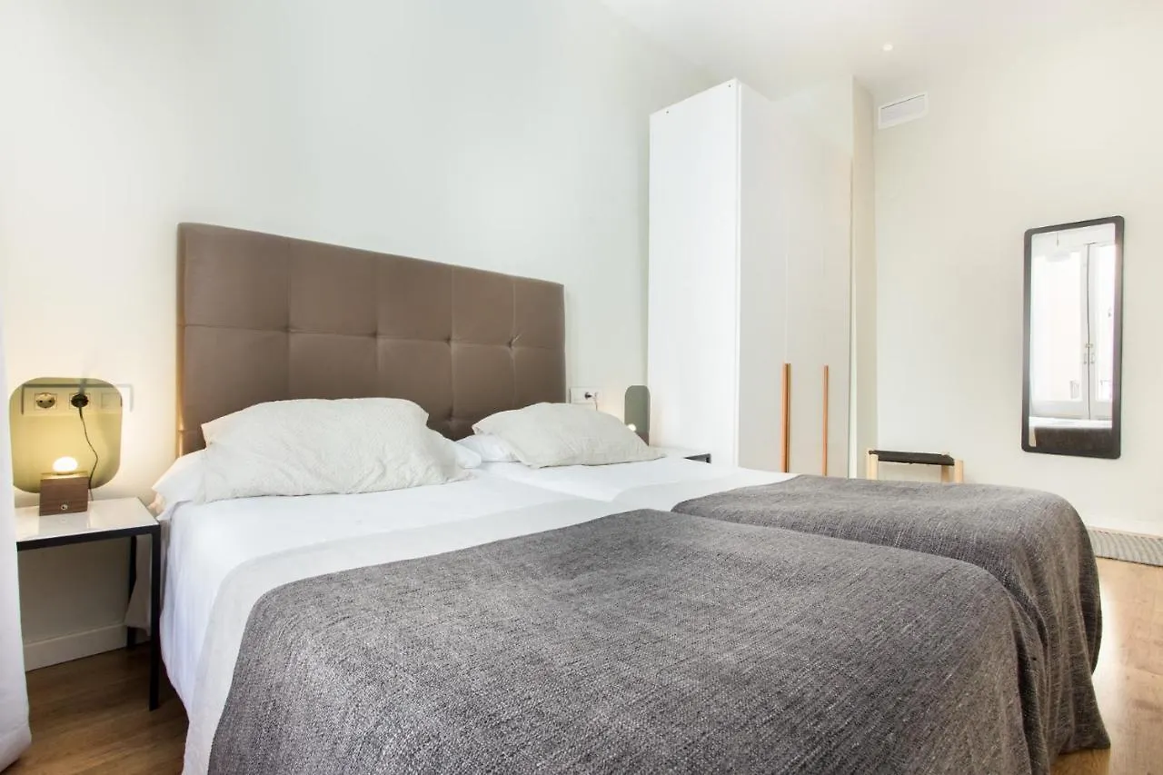 Friendly Rentals Ramblas Boqueria Barcelona Apartment